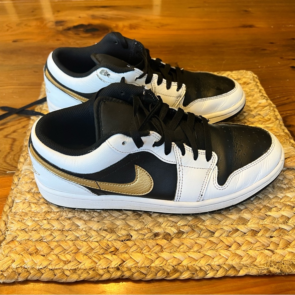 Nike Jordan 1 Low “Gold Swoosh”